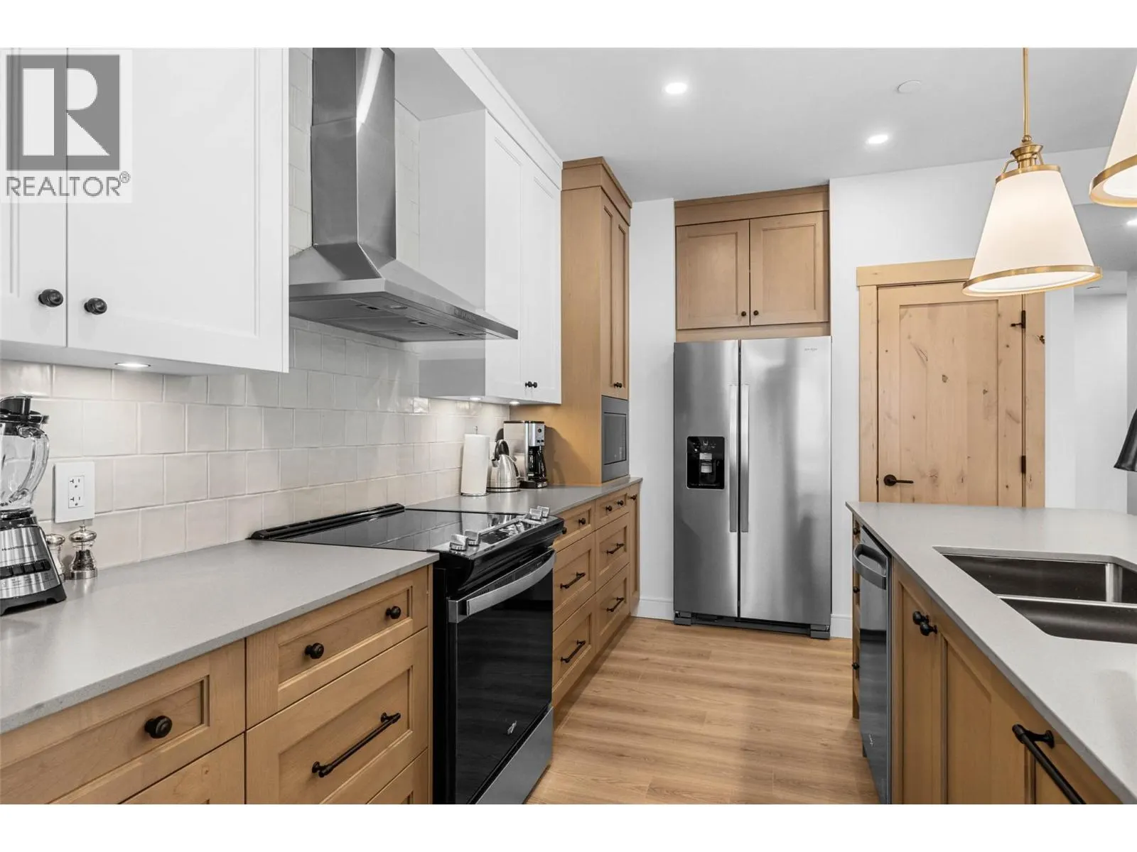7005 MCGILLIVRAY LAKE Drive Unit# 16