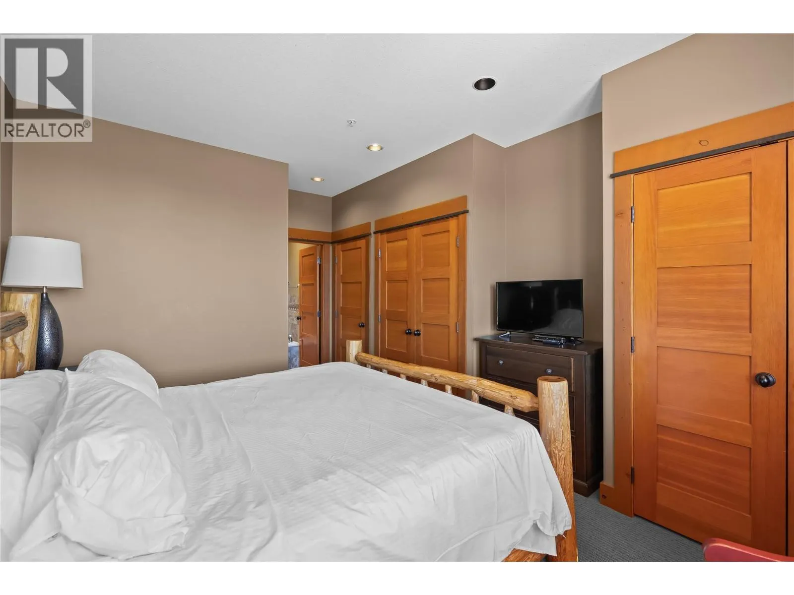 255 Feathertop Way Unit# 7