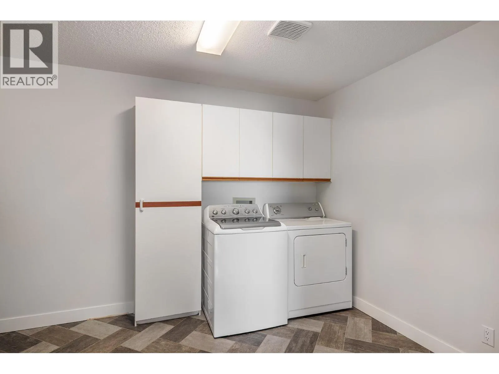 615 Glenmeadows Road Unit# 70 Lot# 24