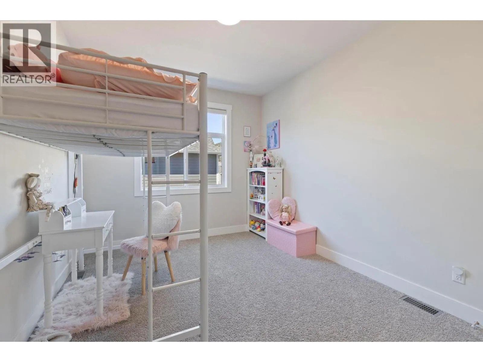115 Wyndham Crescent Unit# 6