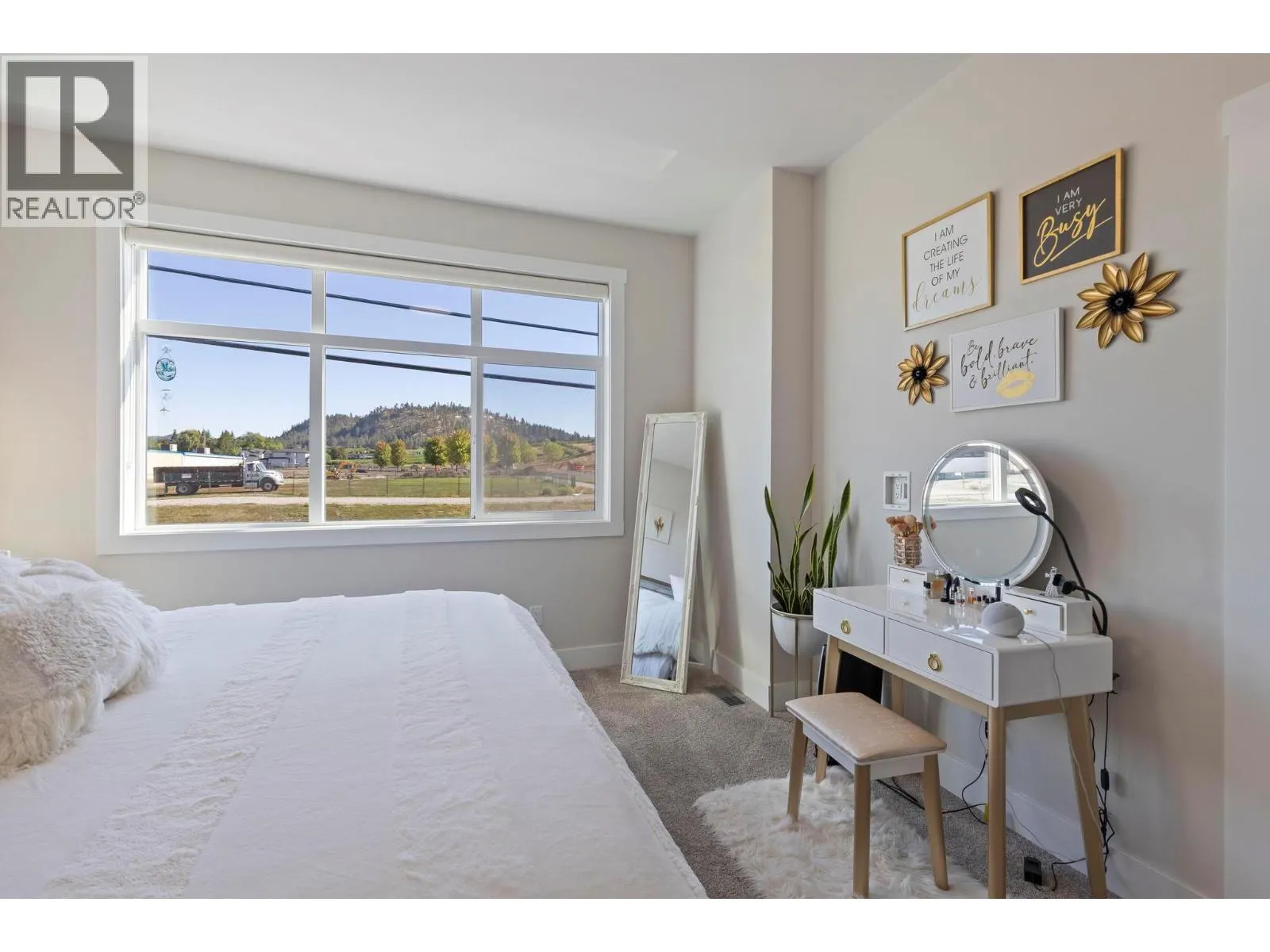 115 Wyndham Crescent Unit# 6