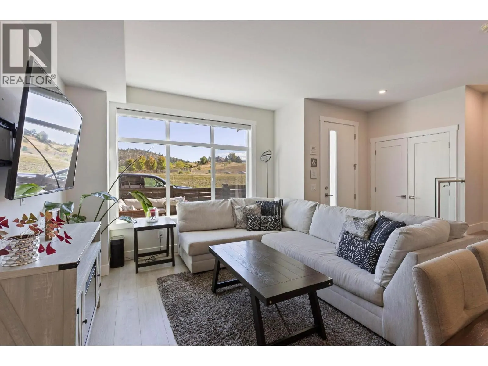115 Wyndham Crescent Unit# 6