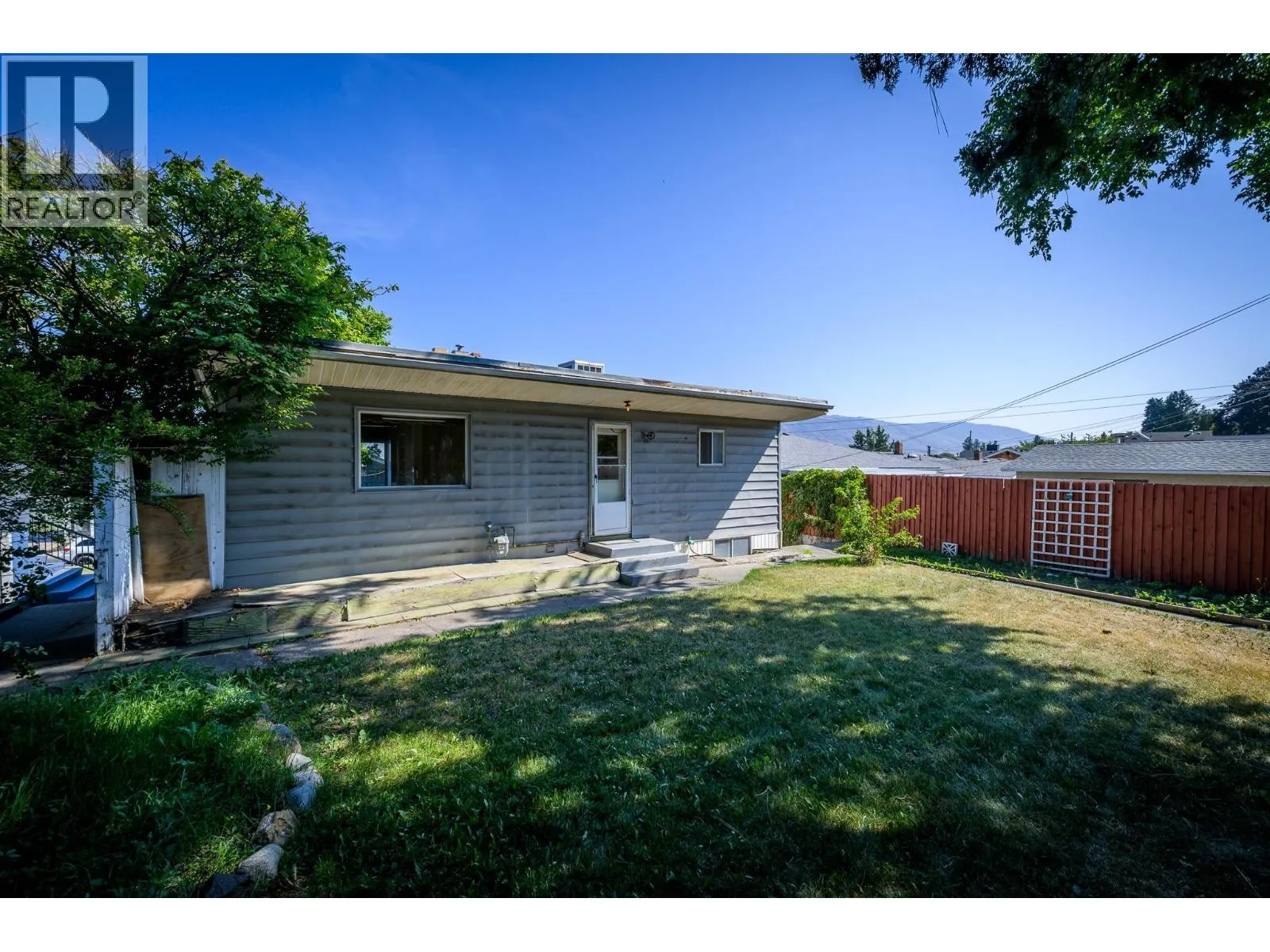 727 Douglas Street