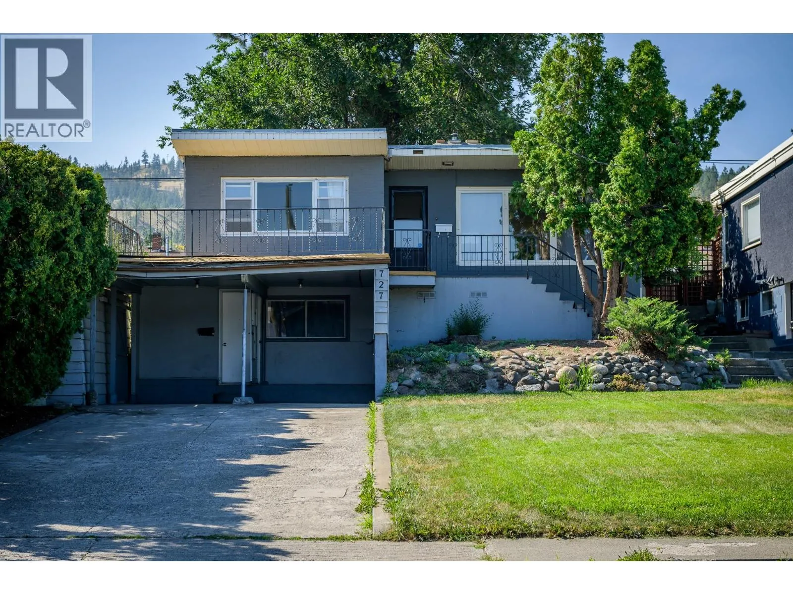 727 Douglas Street