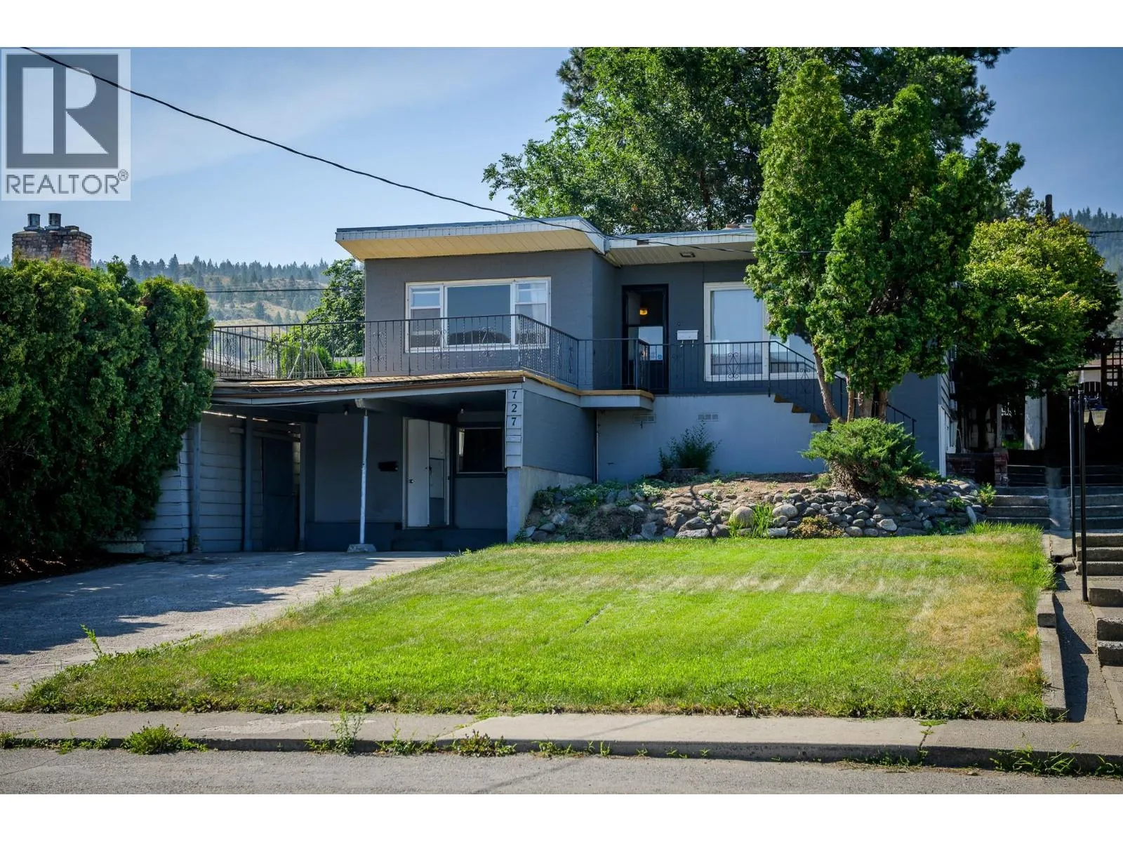 727 Douglas Street