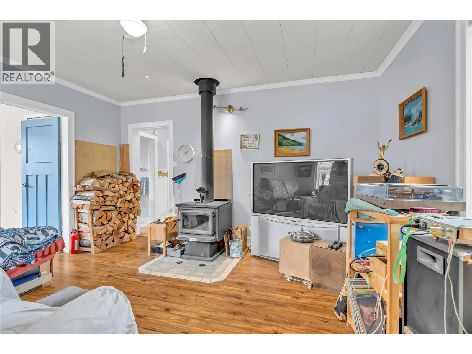 286 Angela Ave