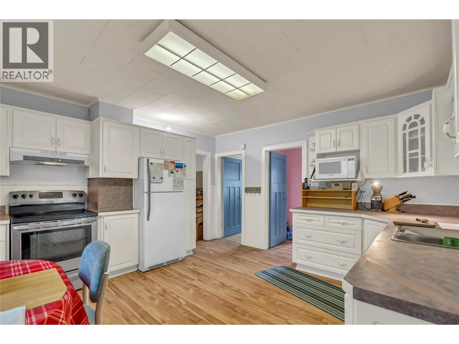 286 Angela Ave