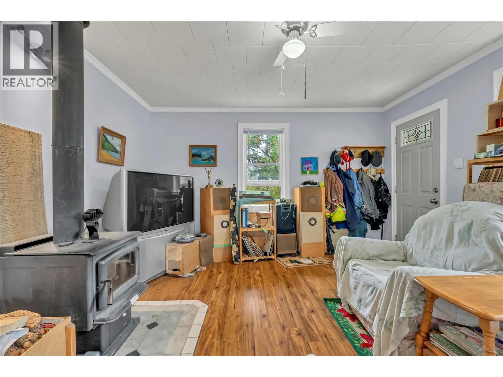 286 Angela Ave