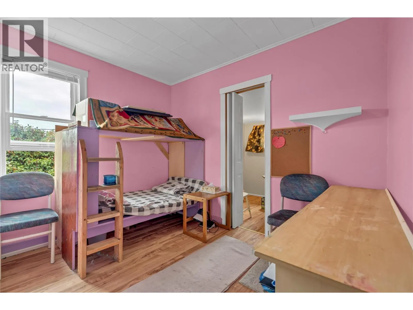 286 Angela Ave