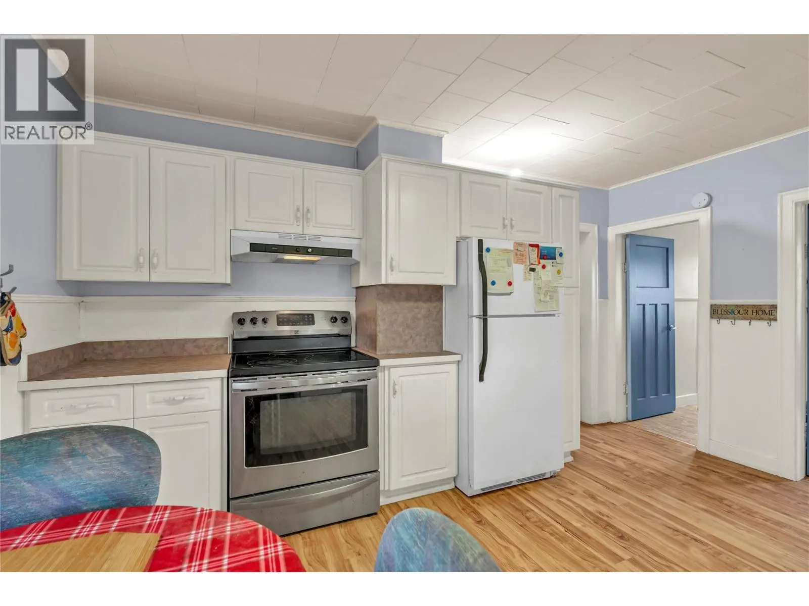 286 Angela Ave