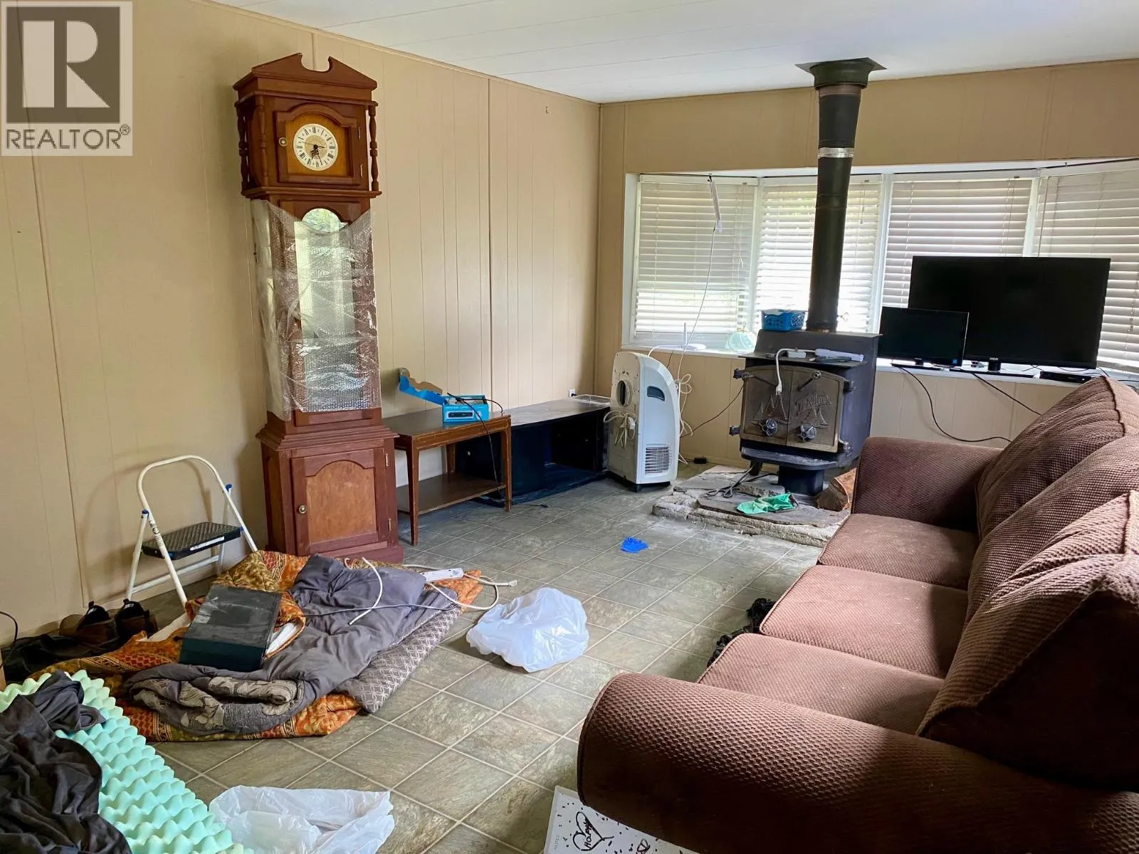 1433 Creighton Valley Road