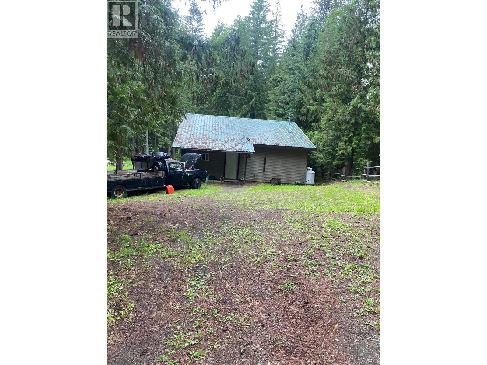 1433 Creighton Valley Road