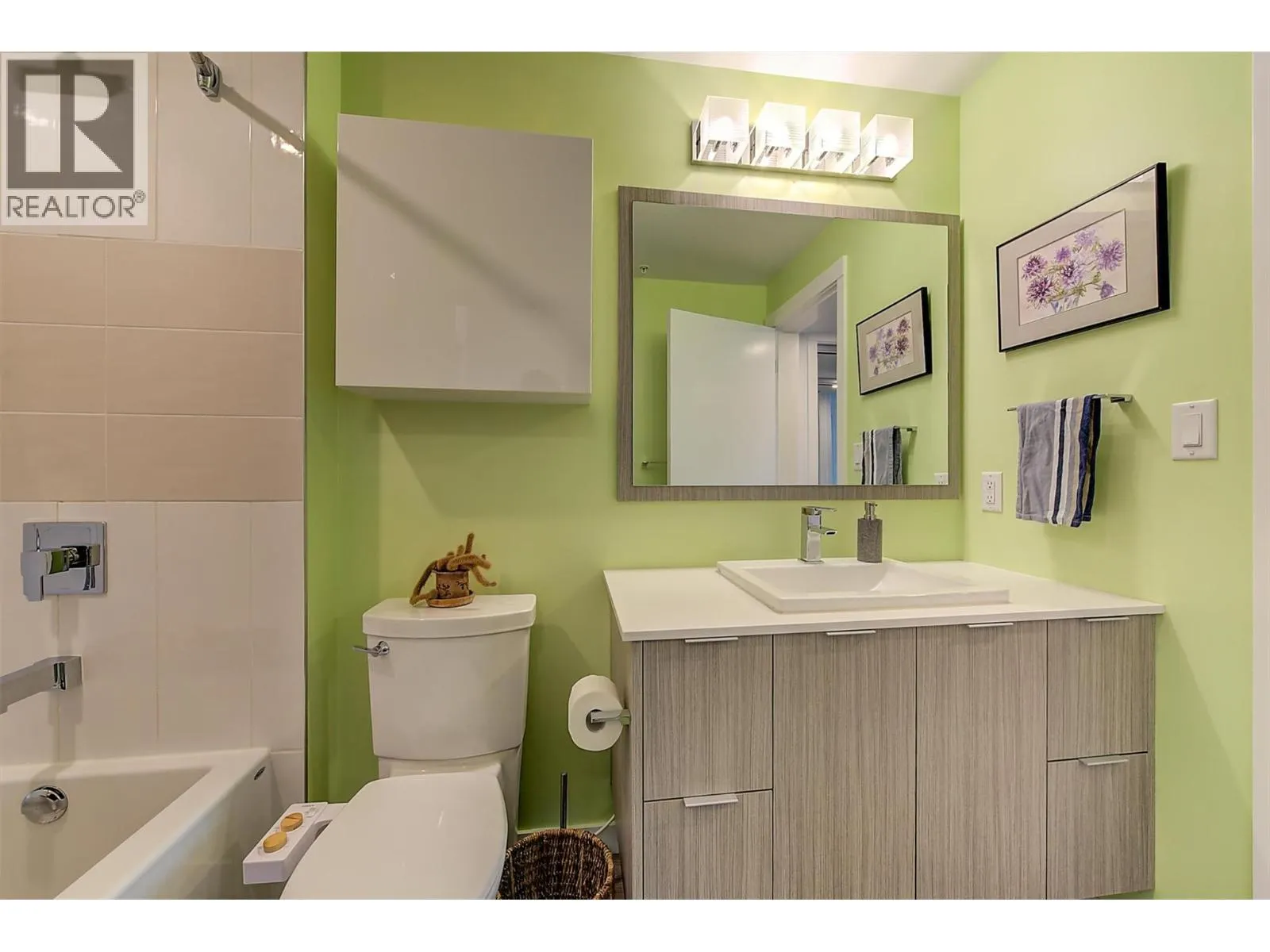 1775 Chapman Place Unit# PH12