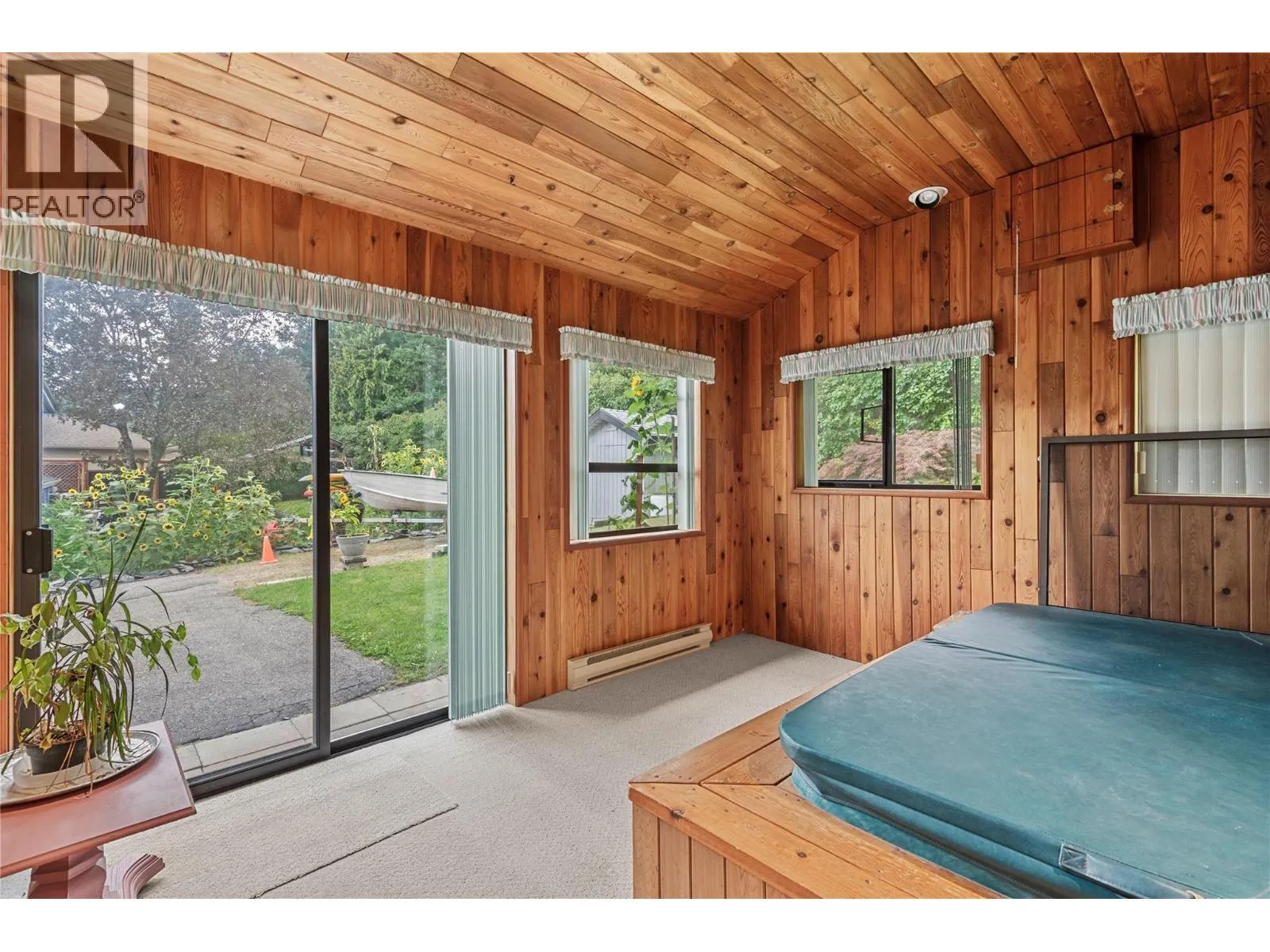 2264 Lakeview Drive