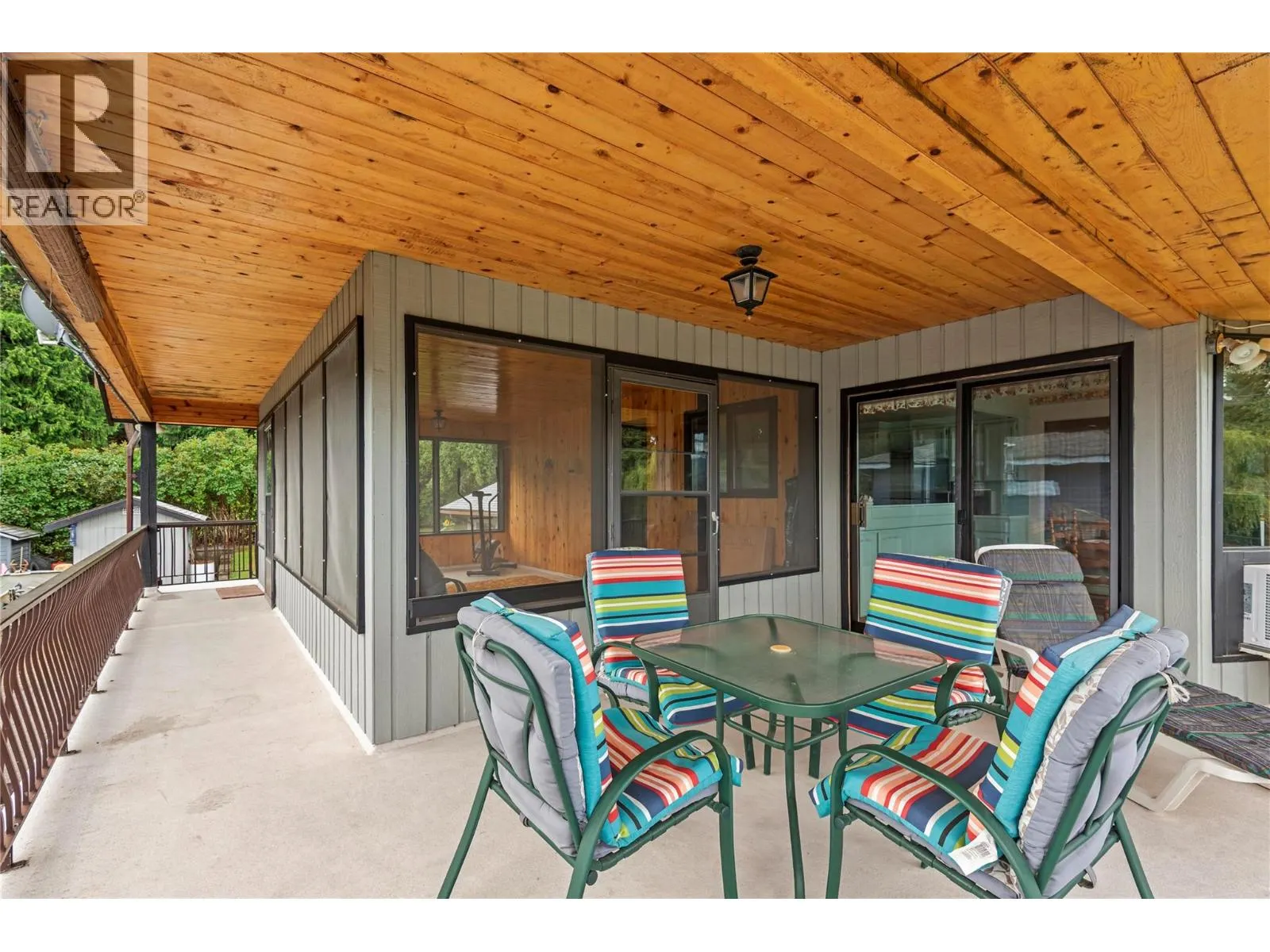 2264 Lakeview Drive