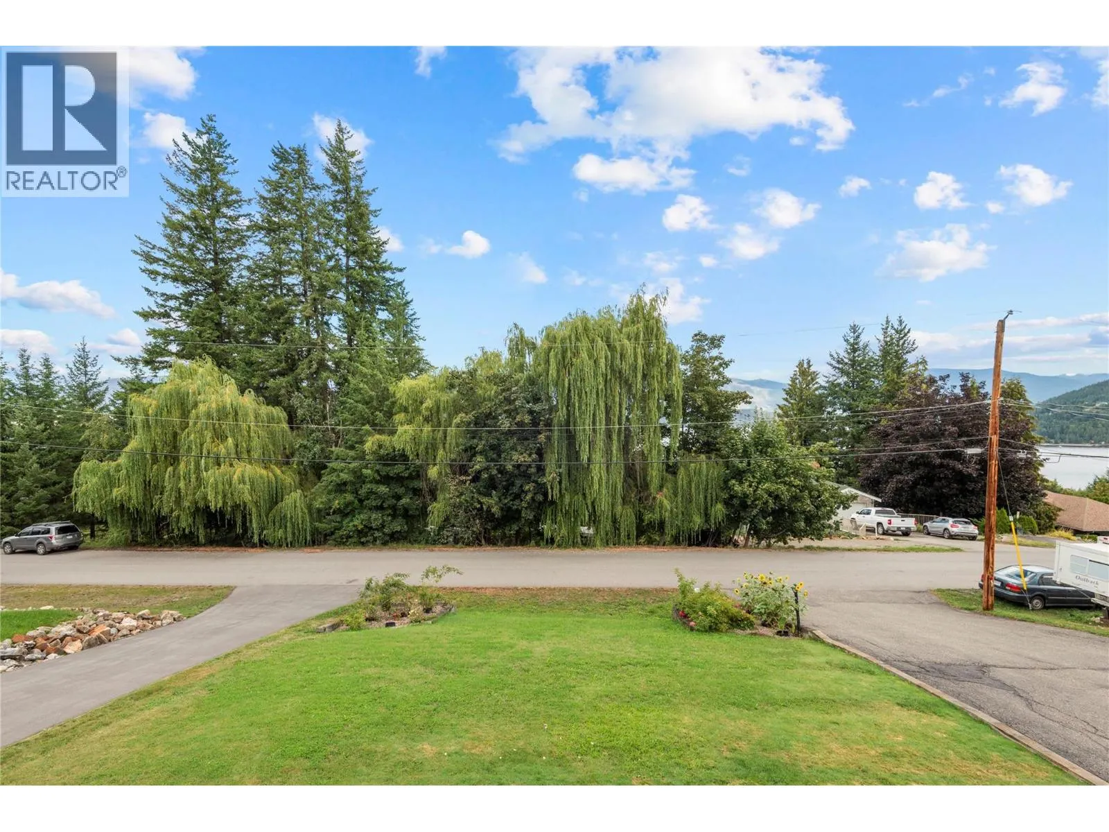 2264 Lakeview Drive