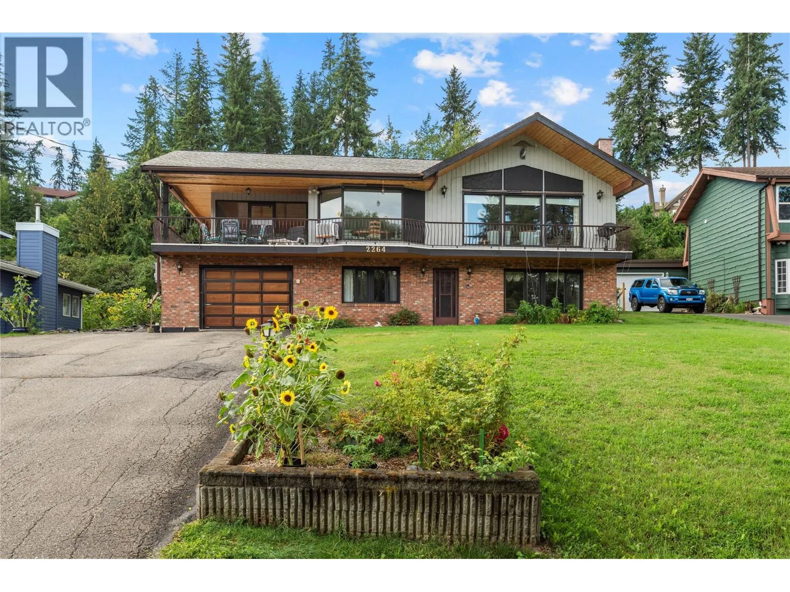 2264 Lakeview Drive