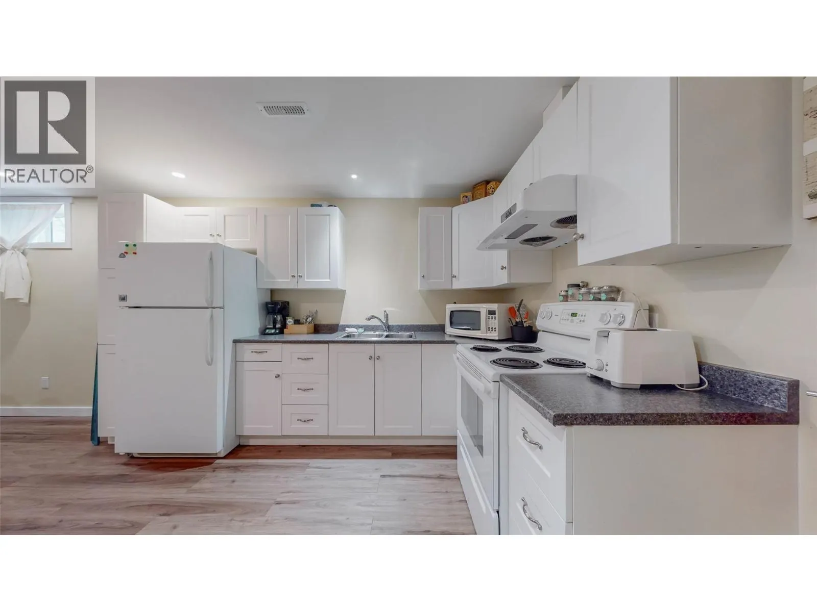 20 FINCH Crescent
