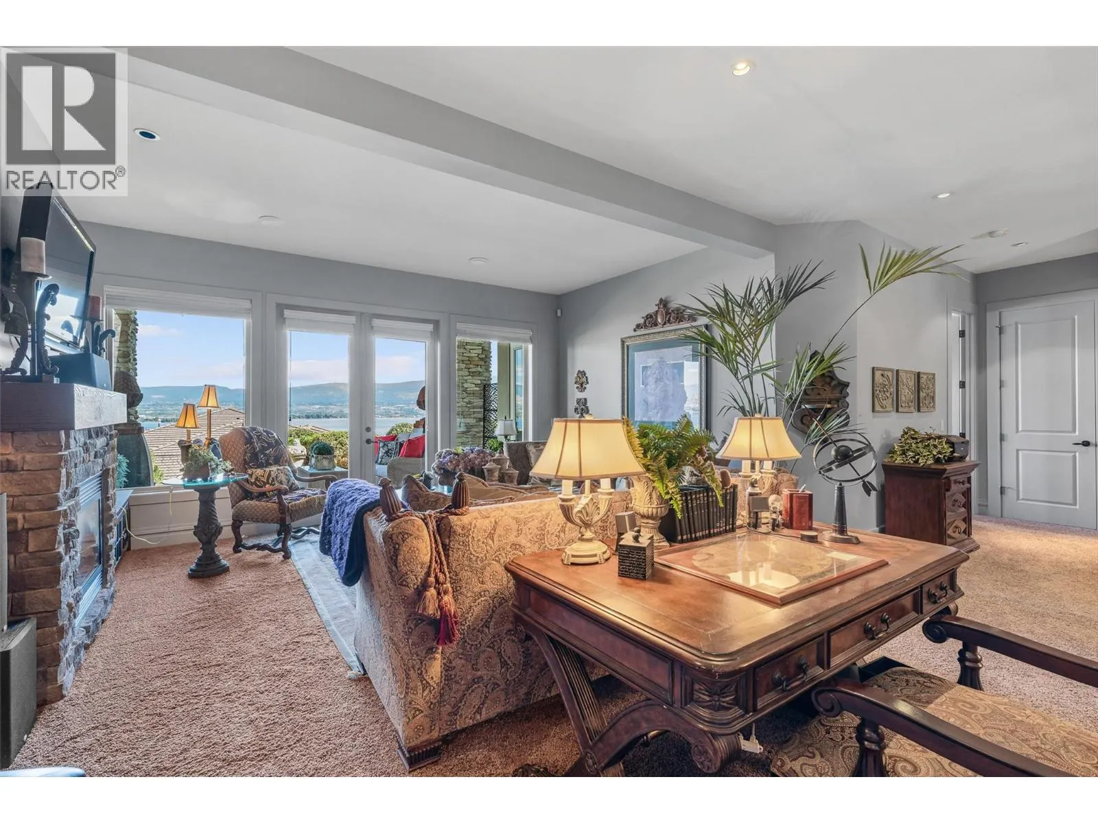 2493 Casa Palmero Drive Unit# 4