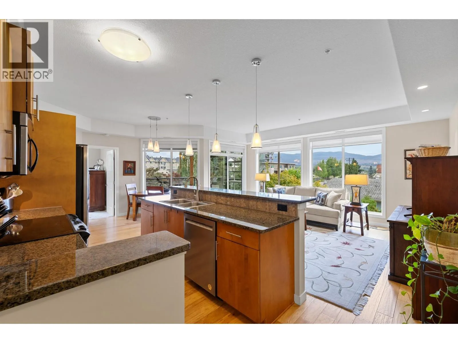 2011 Agassiz Road Unit# 205