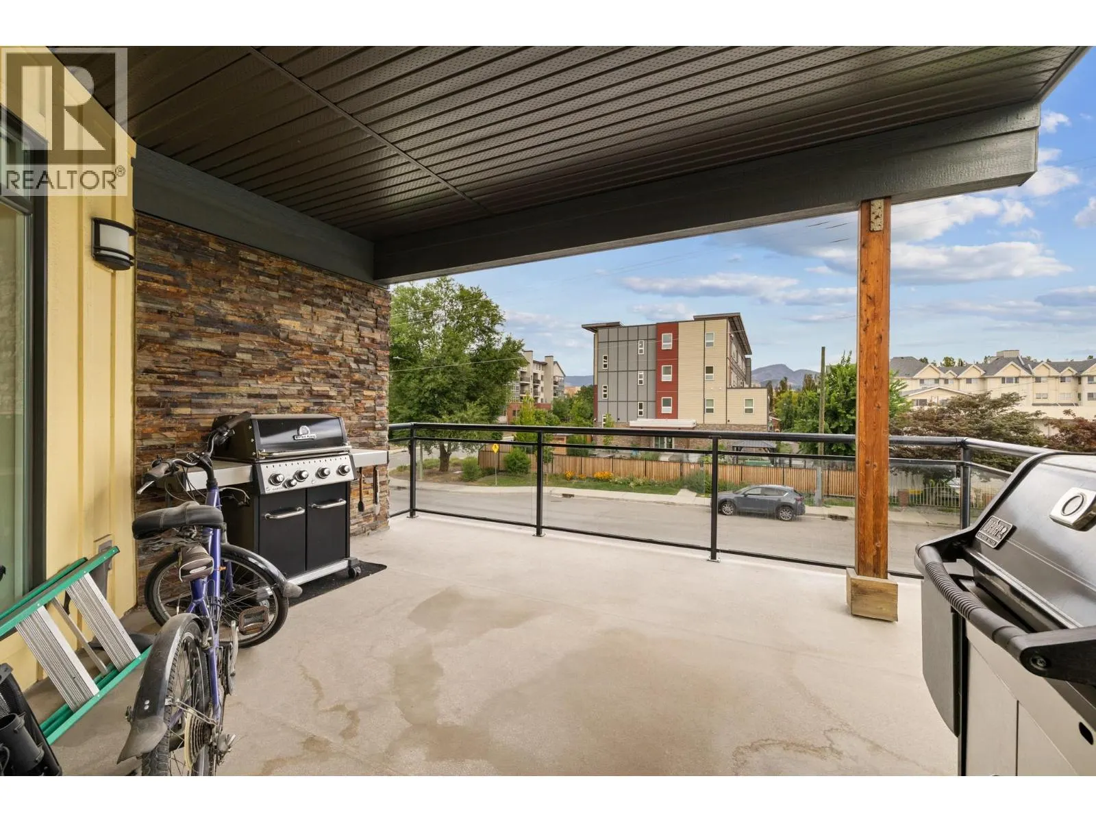 2011 Agassiz Road Unit# 205
