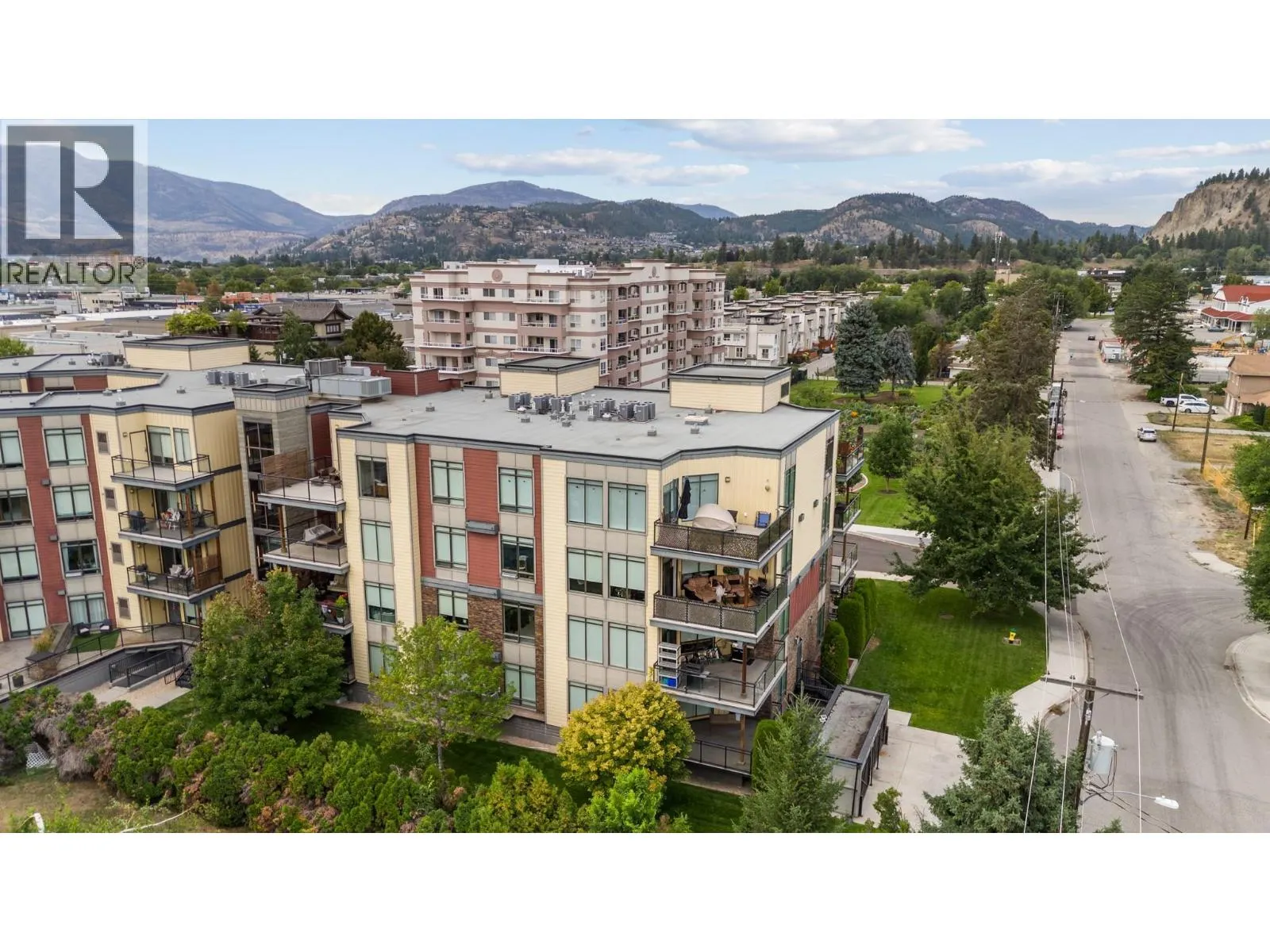 2011 Agassiz Road Unit# 205