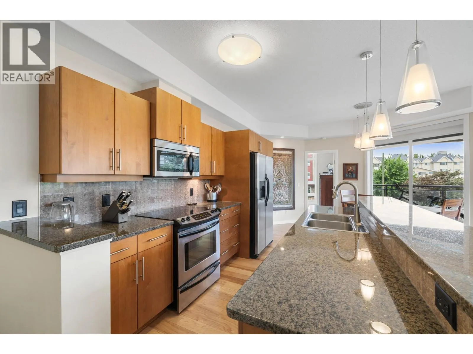 2011 Agassiz Road Unit# 205