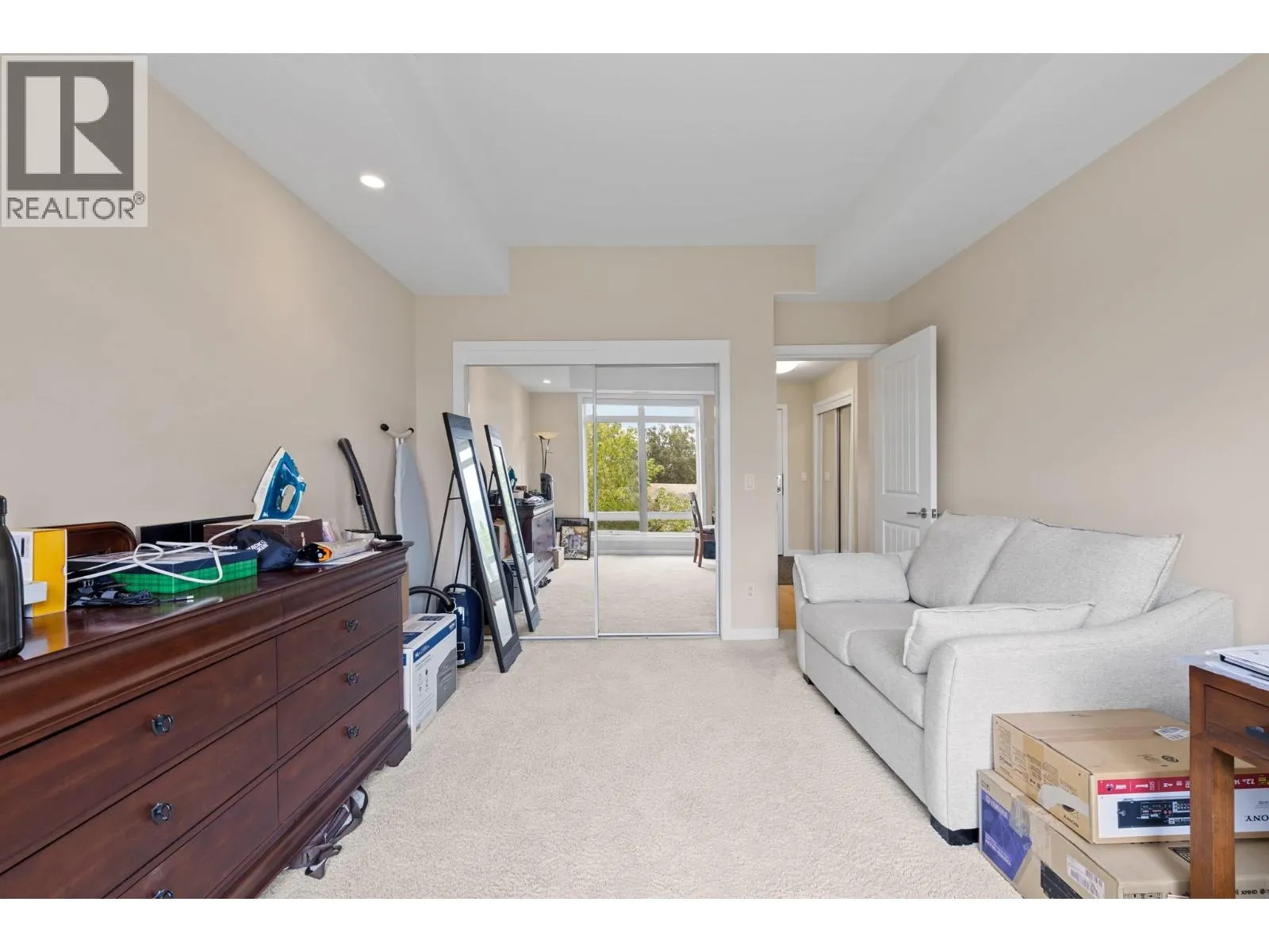 2011 Agassiz Road Unit# 205