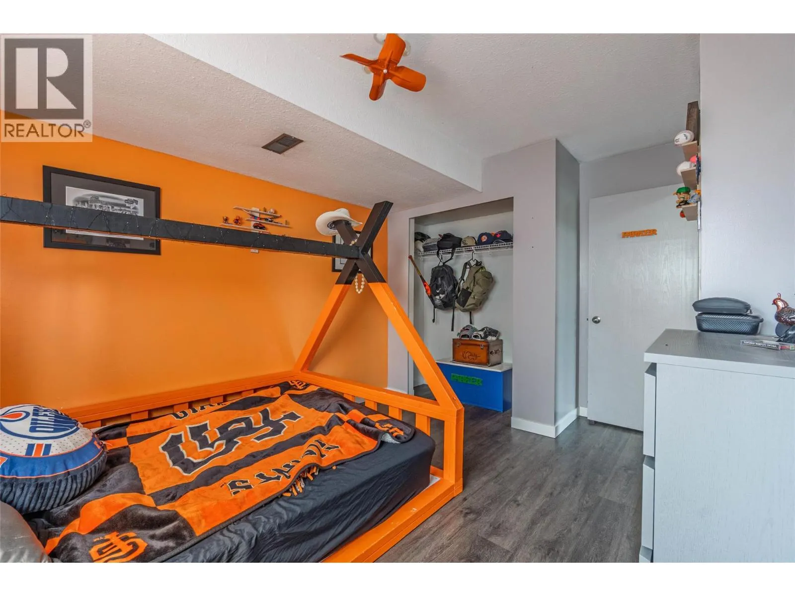 6563 Mountainview Drive