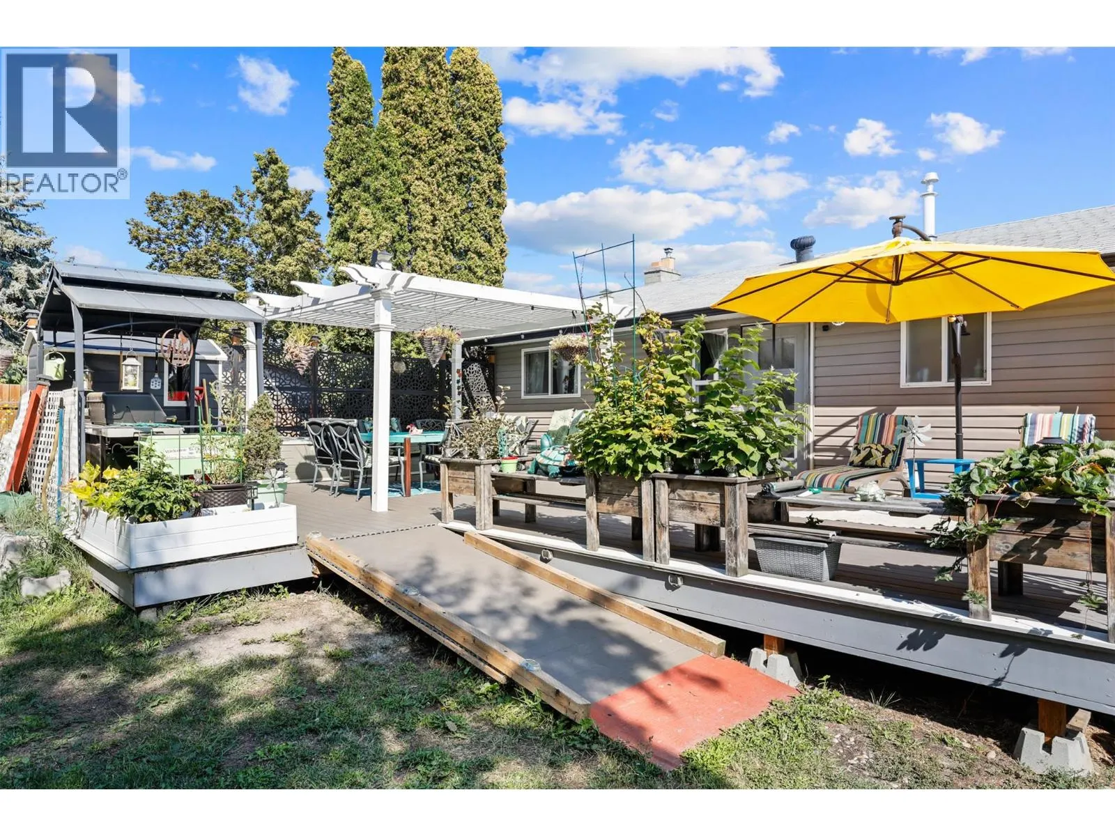 833 FLEMING Drive