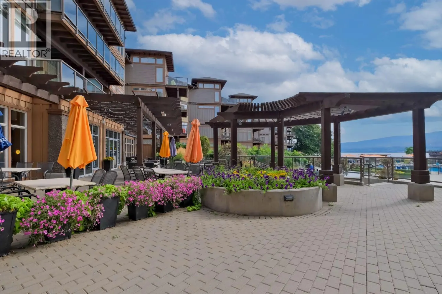 4205 Gellatly Road Unit# 322
