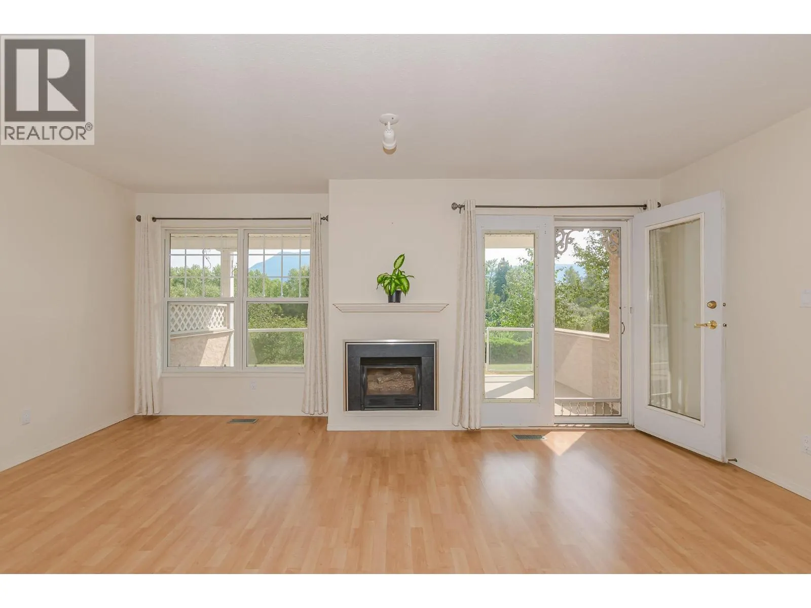 303 Regent Avenue Unit# 21