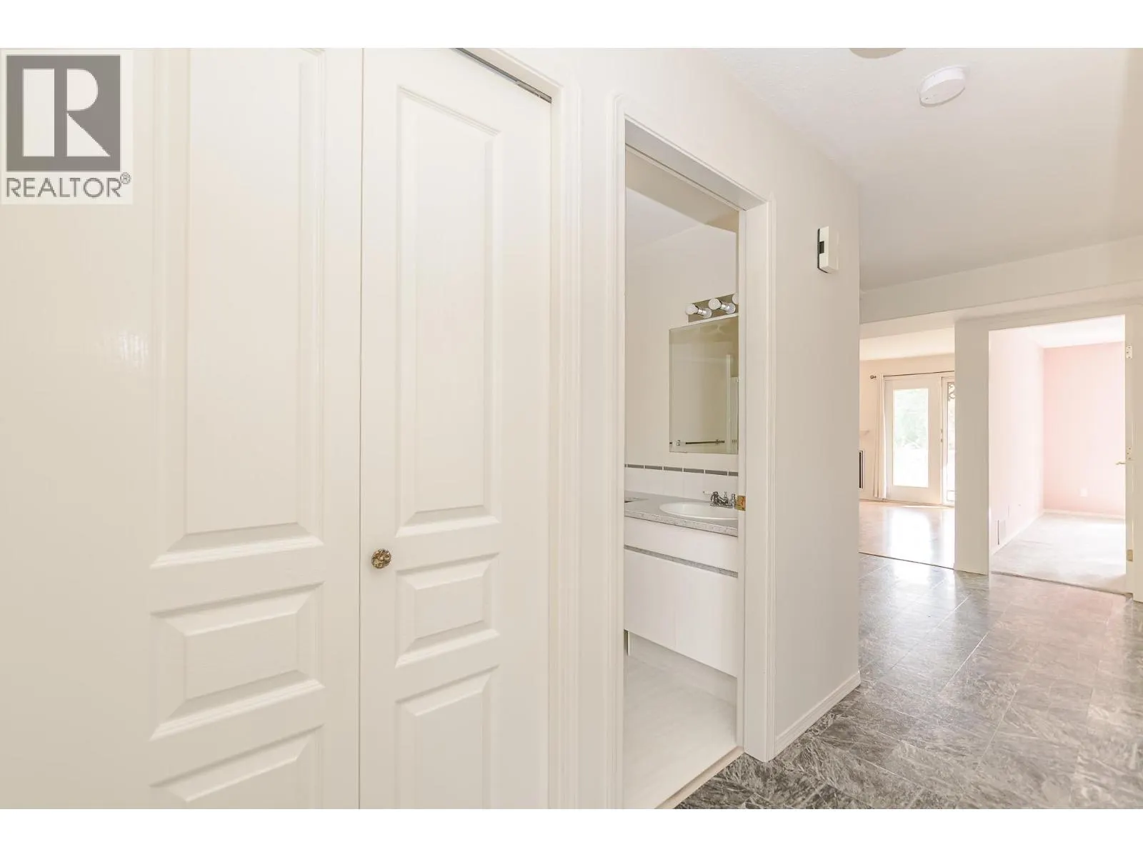 303 Regent Avenue Unit# 21