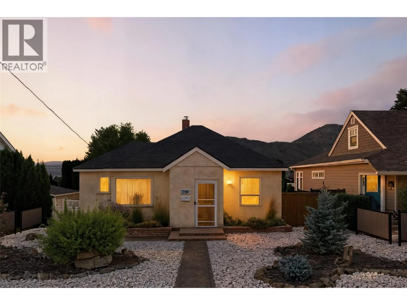 1052 Pleasant Street