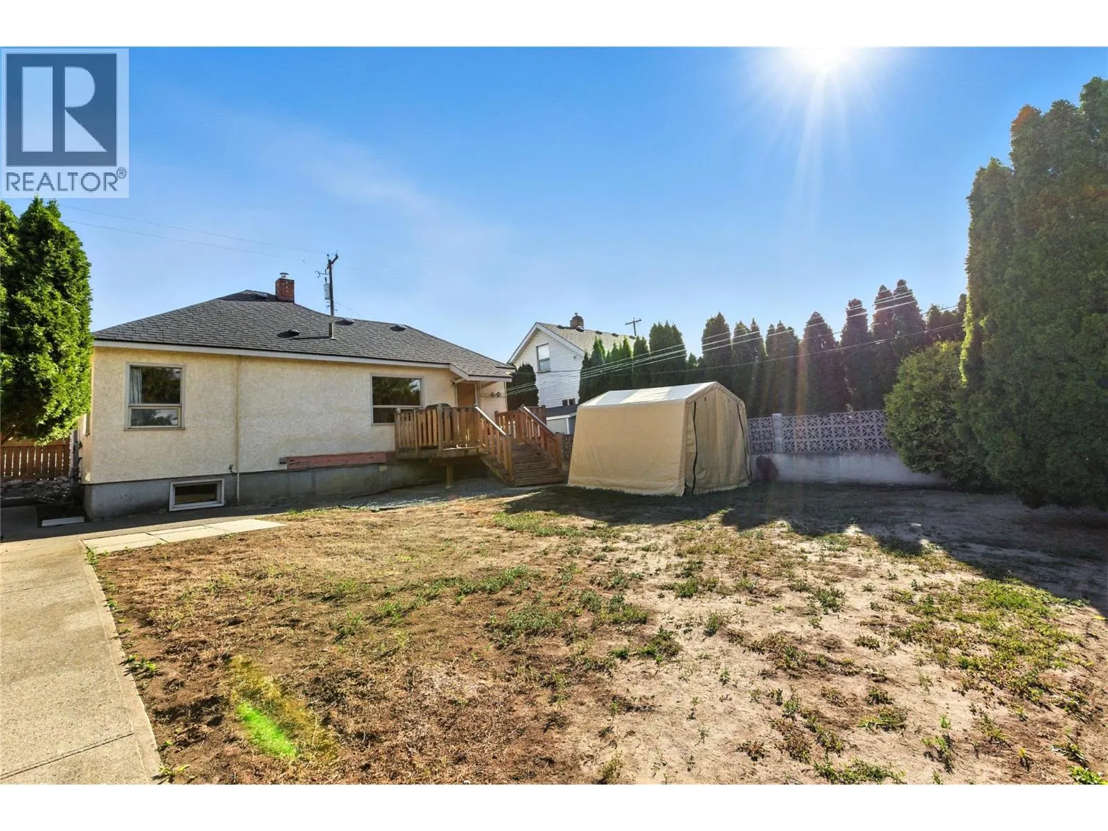 1052 Pleasant Street