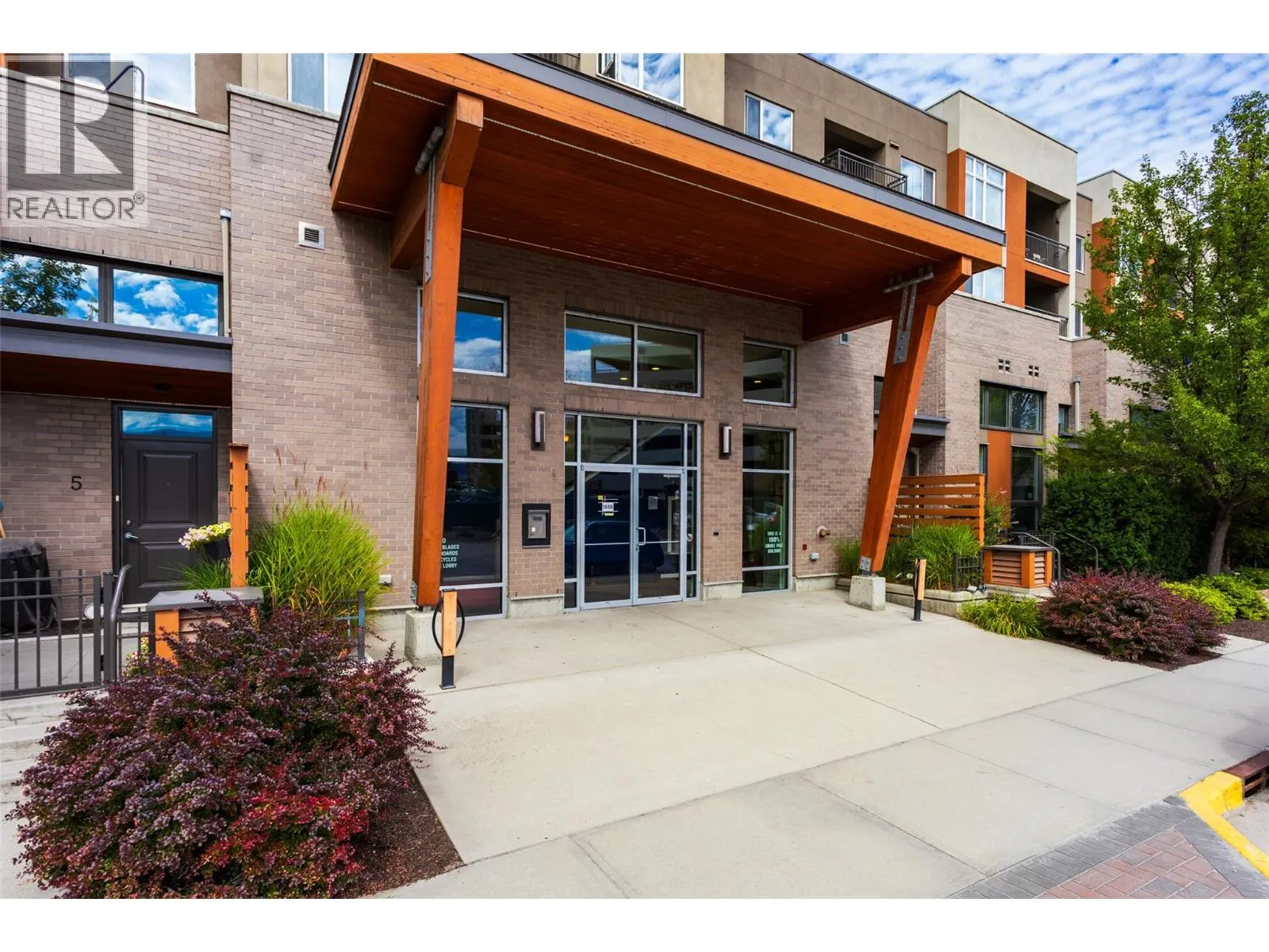 1550 Dickson Avenue Unit# 116