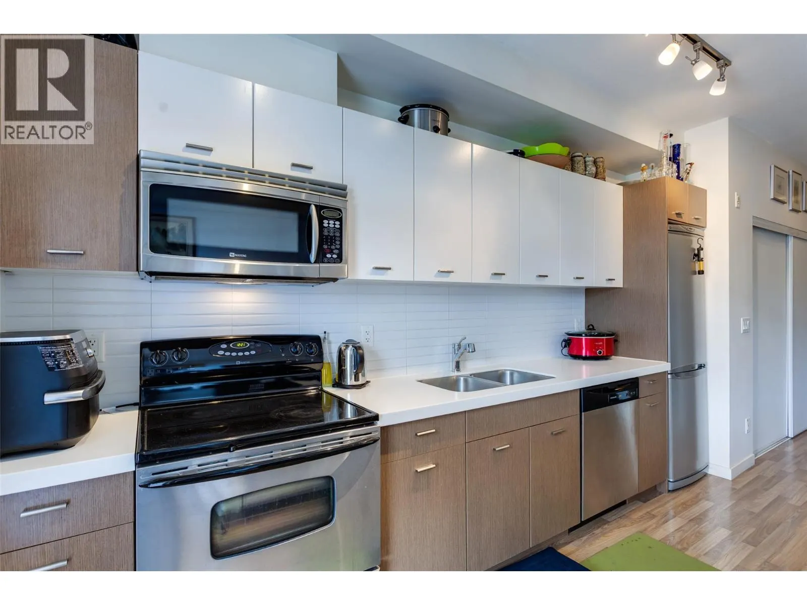 1550 Dickson Avenue Unit# 116