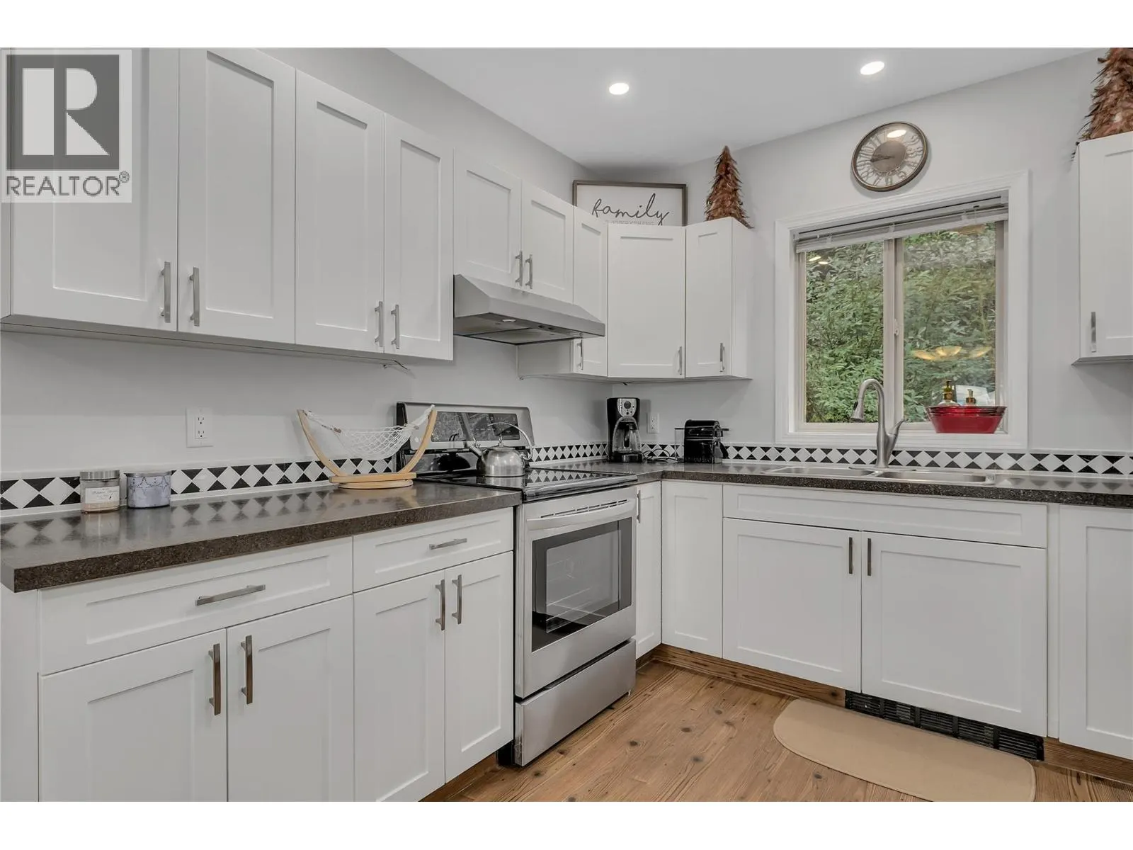 5882 Snow Pines Crescent Unit# A