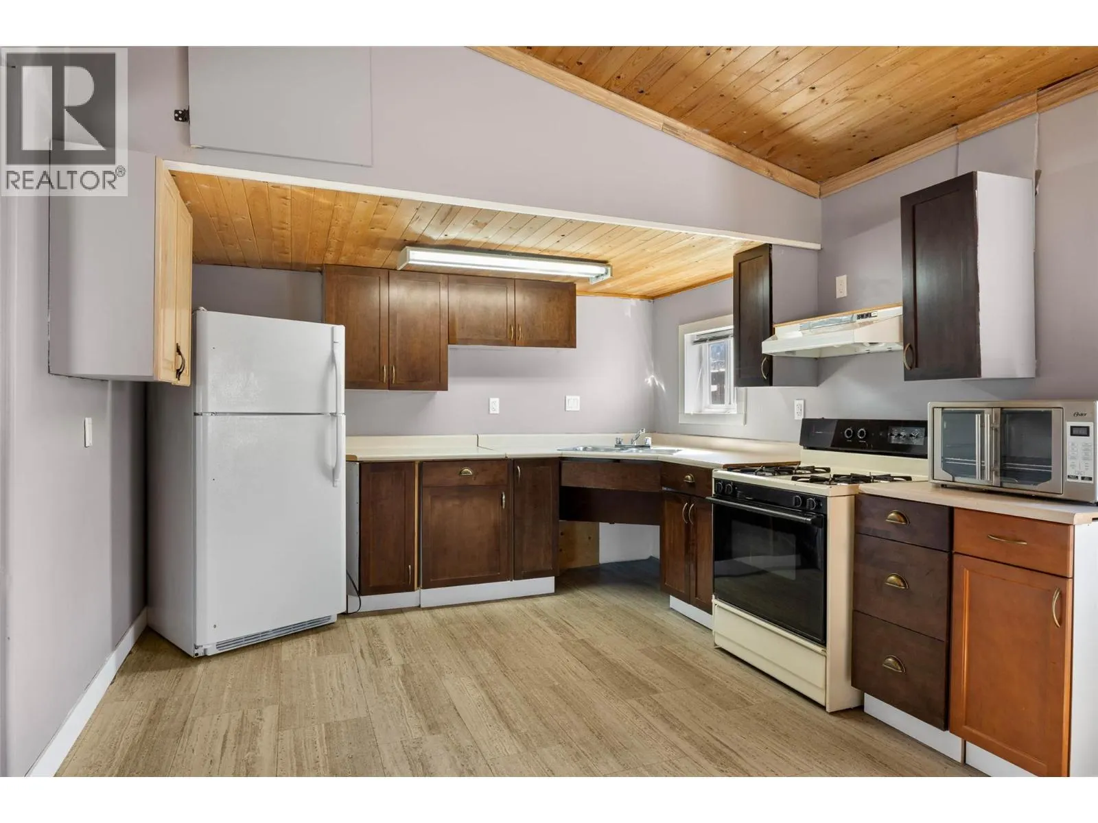 771 ATHABASCA Street E Unit# 33