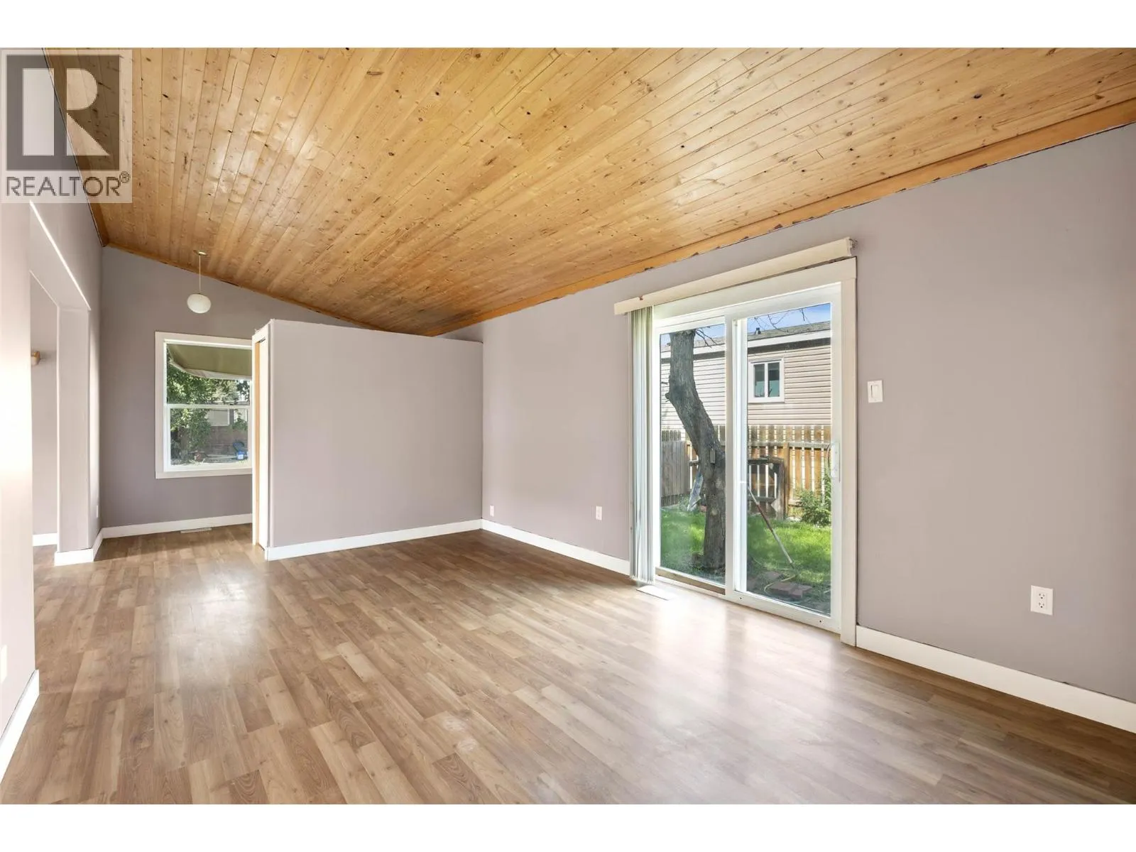771 ATHABASCA Street E Unit# 33