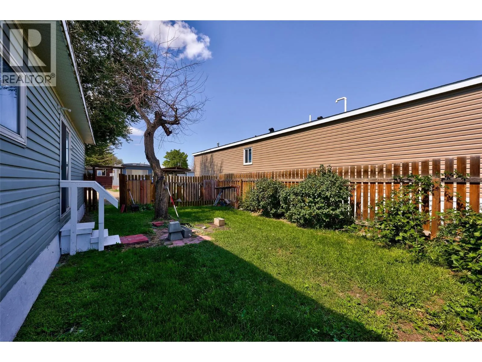 771 ATHABASCA Street E Unit# 33