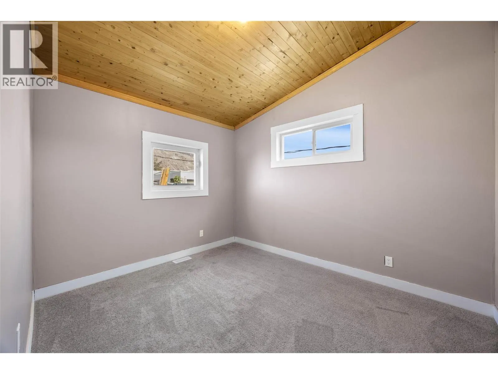 771 ATHABASCA Street E Unit# 33