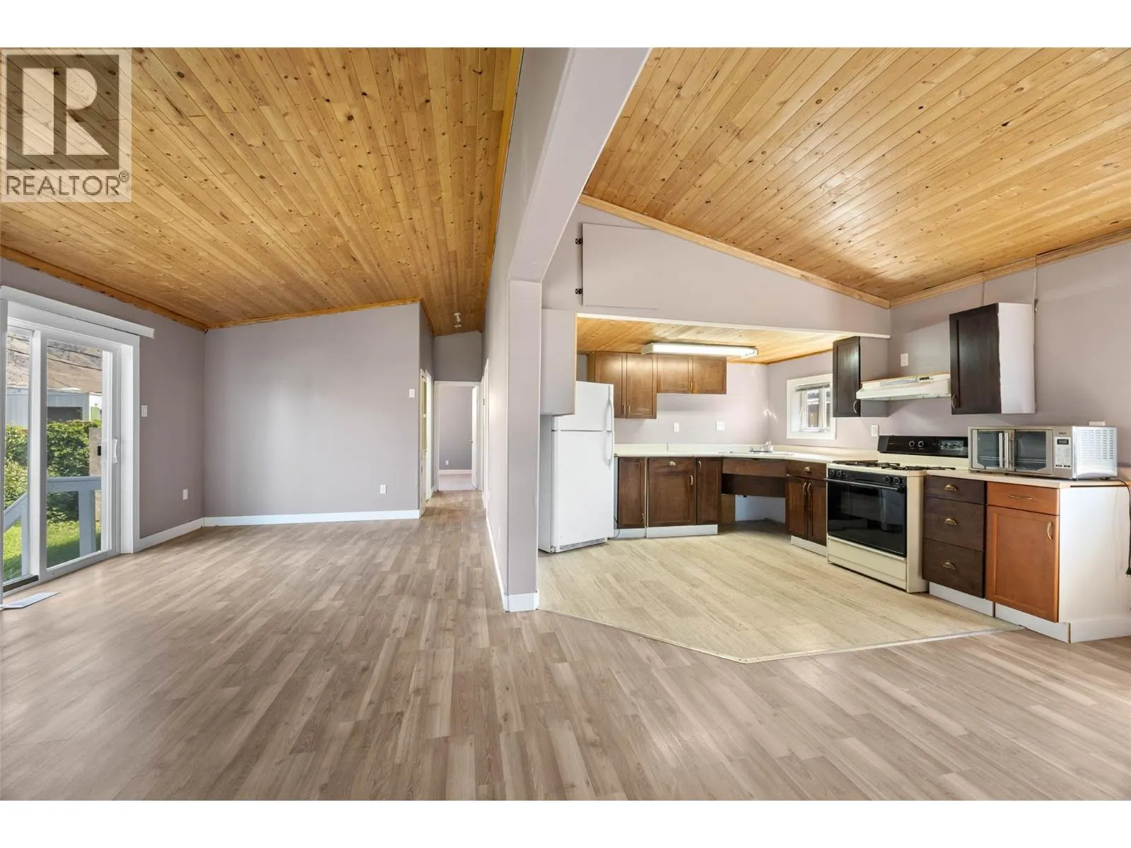 771 ATHABASCA Street E Unit# 33
