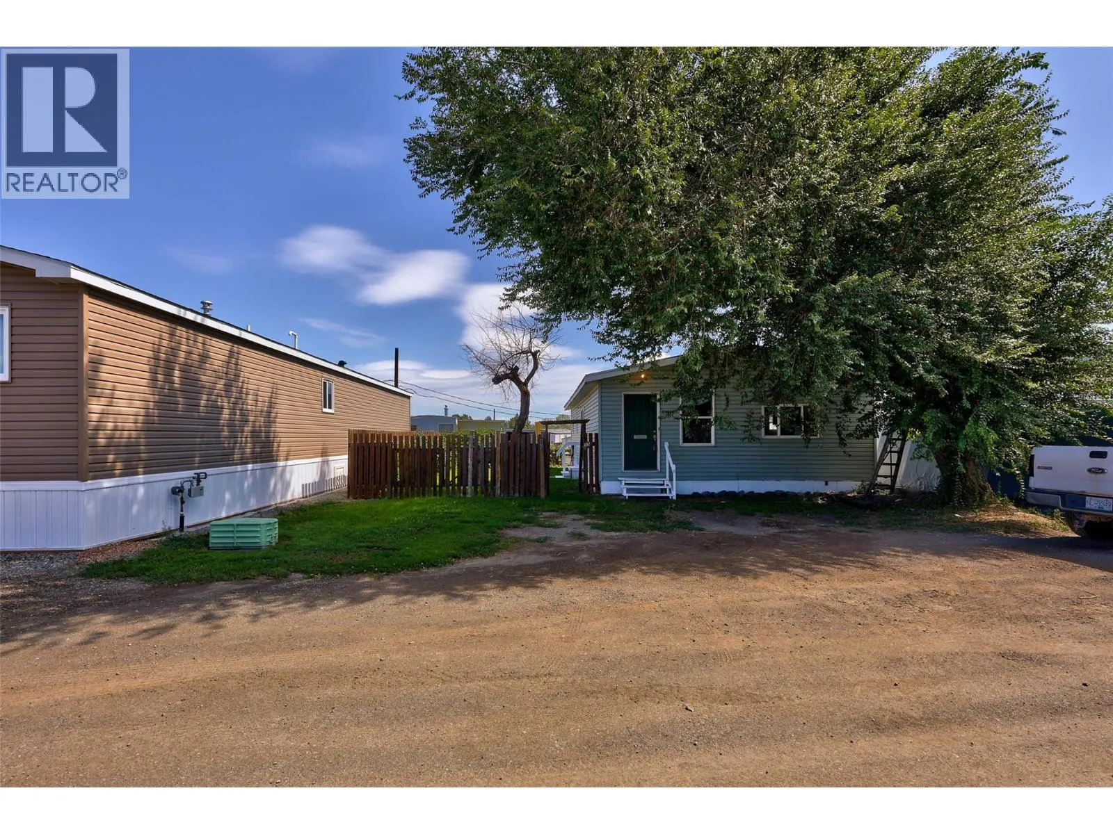 771 ATHABASCA Street E Unit# 33