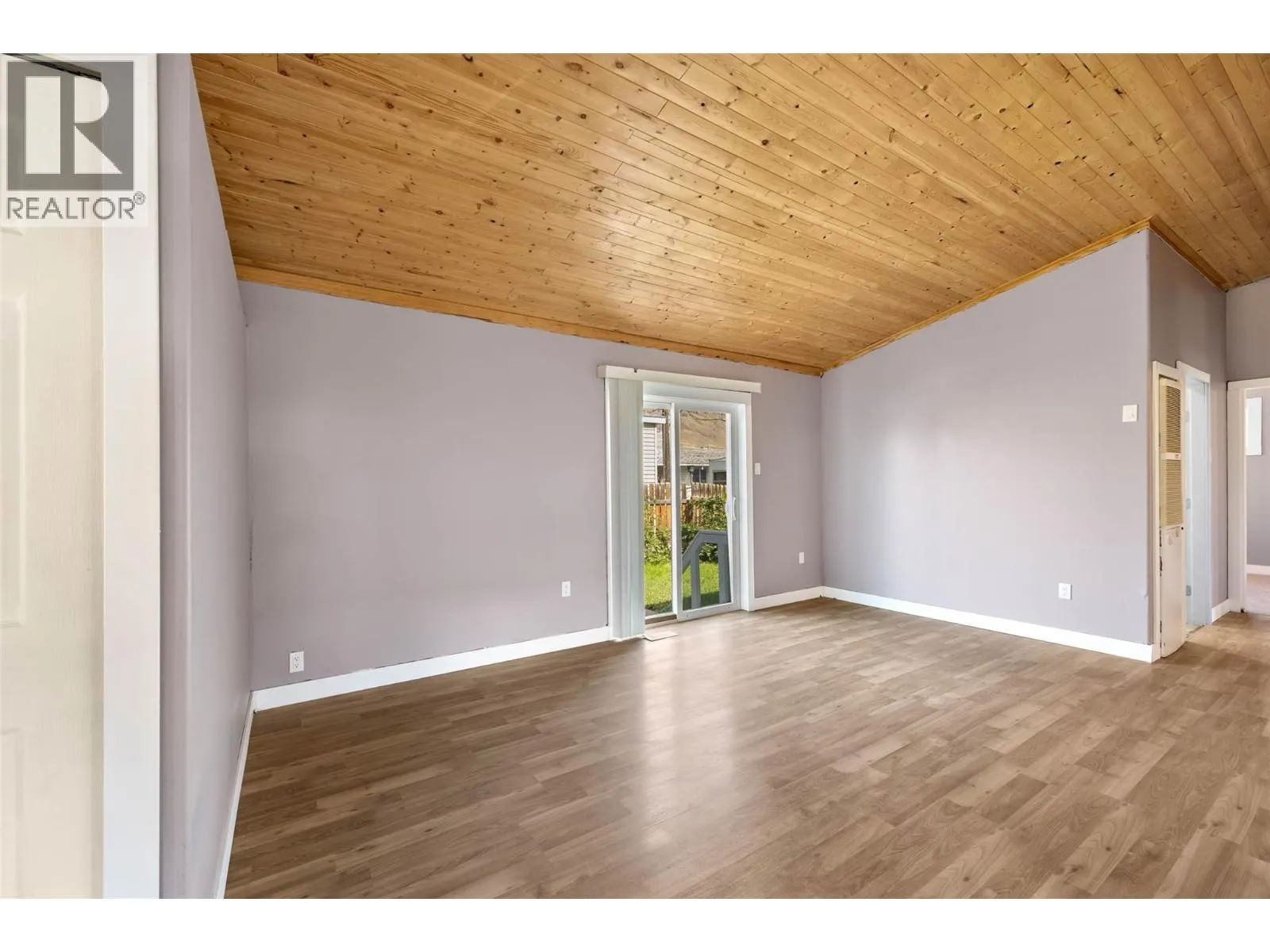 771 ATHABASCA Street E Unit# 33
