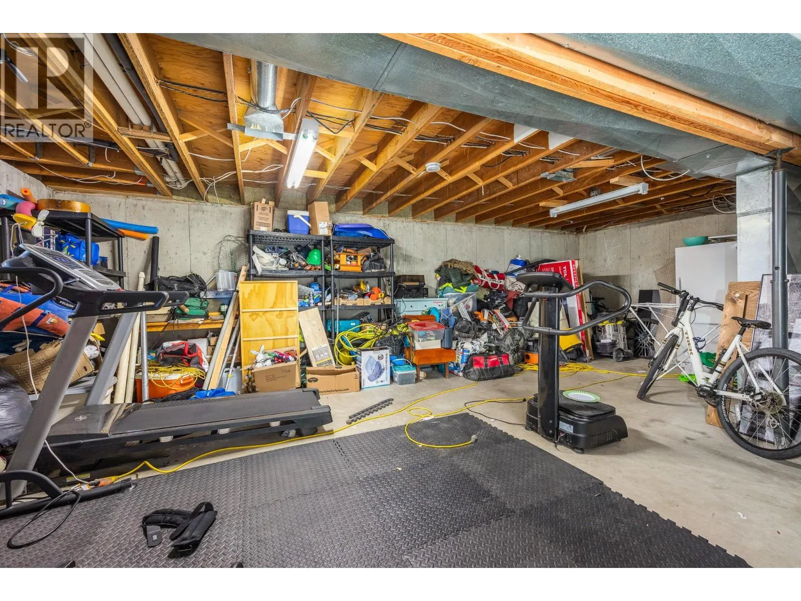 2100 43 Avenue Unit# 205