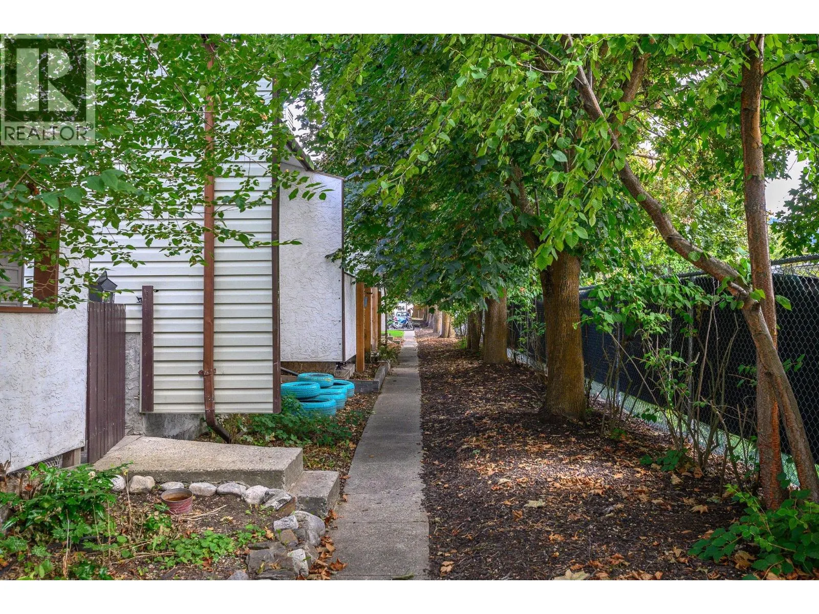 2100 43 Avenue Unit# 205