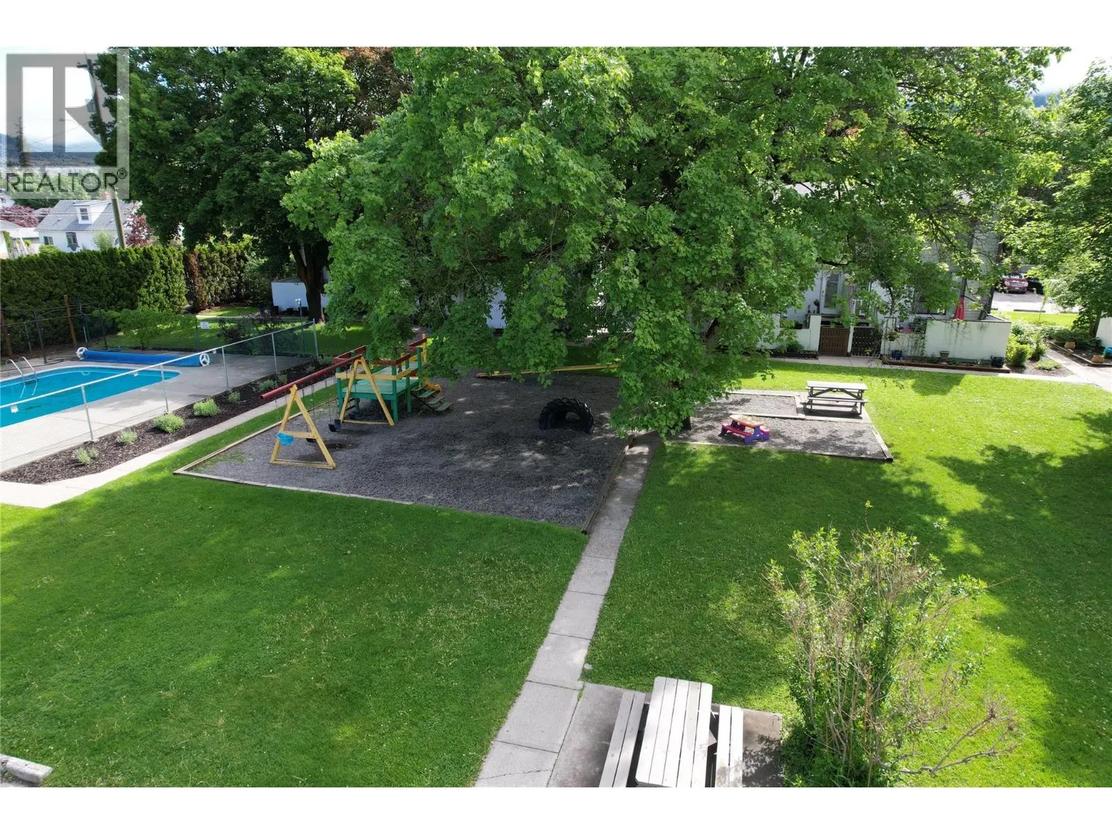 2100 43 Avenue Unit# 205