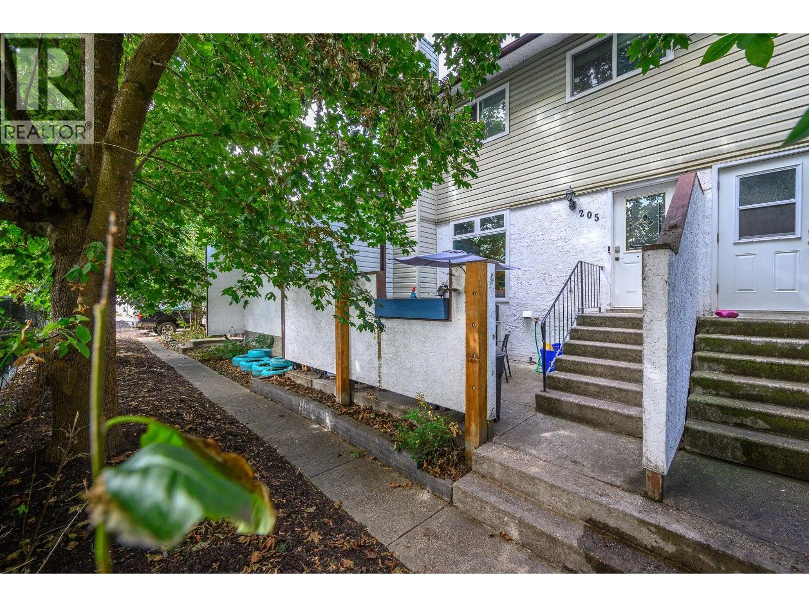 2100 43 Avenue Unit# 205