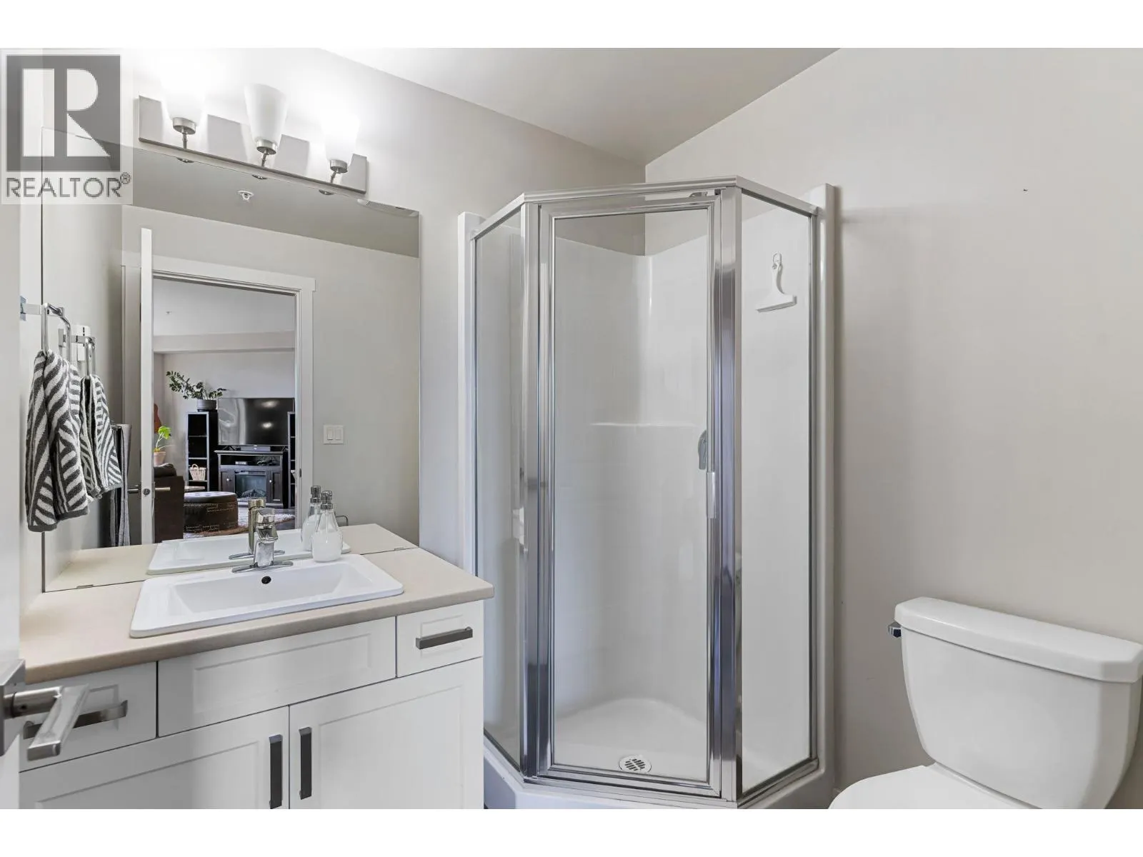 3731 Casorso Road Unit# 209